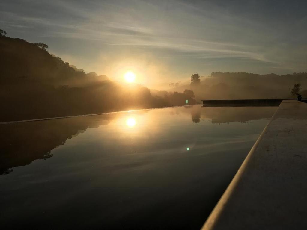 Chale Do Lago Super Luxo กุนญา ภายนอก รูปภาพ